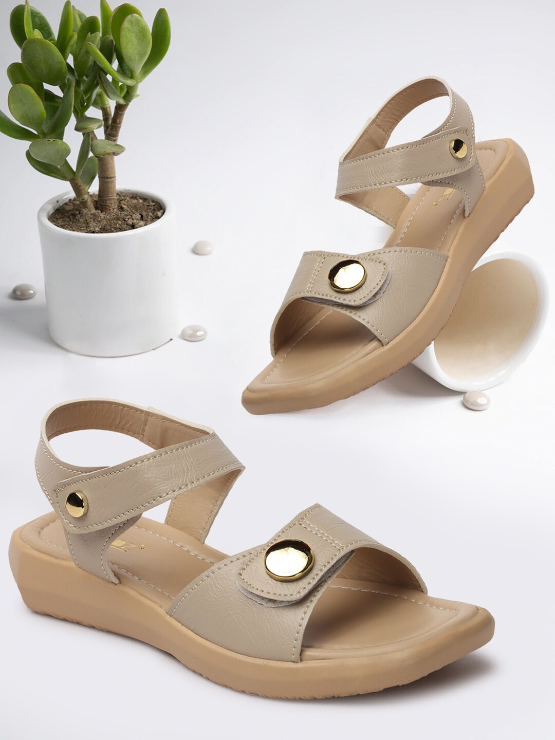 

VENDOZ Women Embellished Open Toe Flats, Beige
