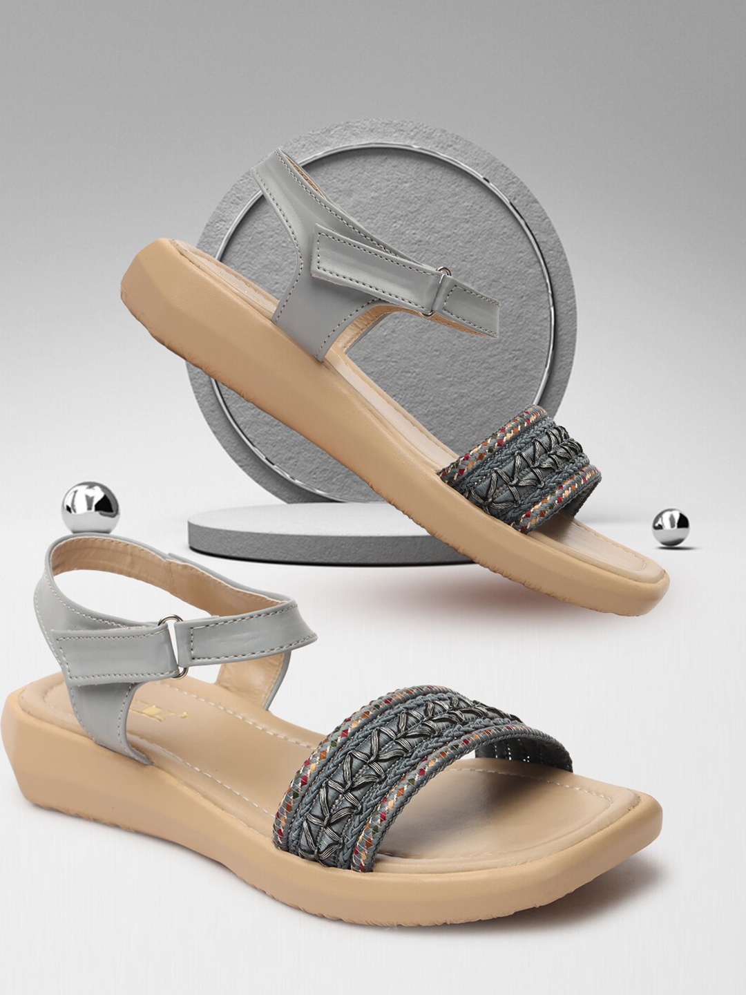 

VENDOZ Women Woven Deign Open Toe Flats, Grey