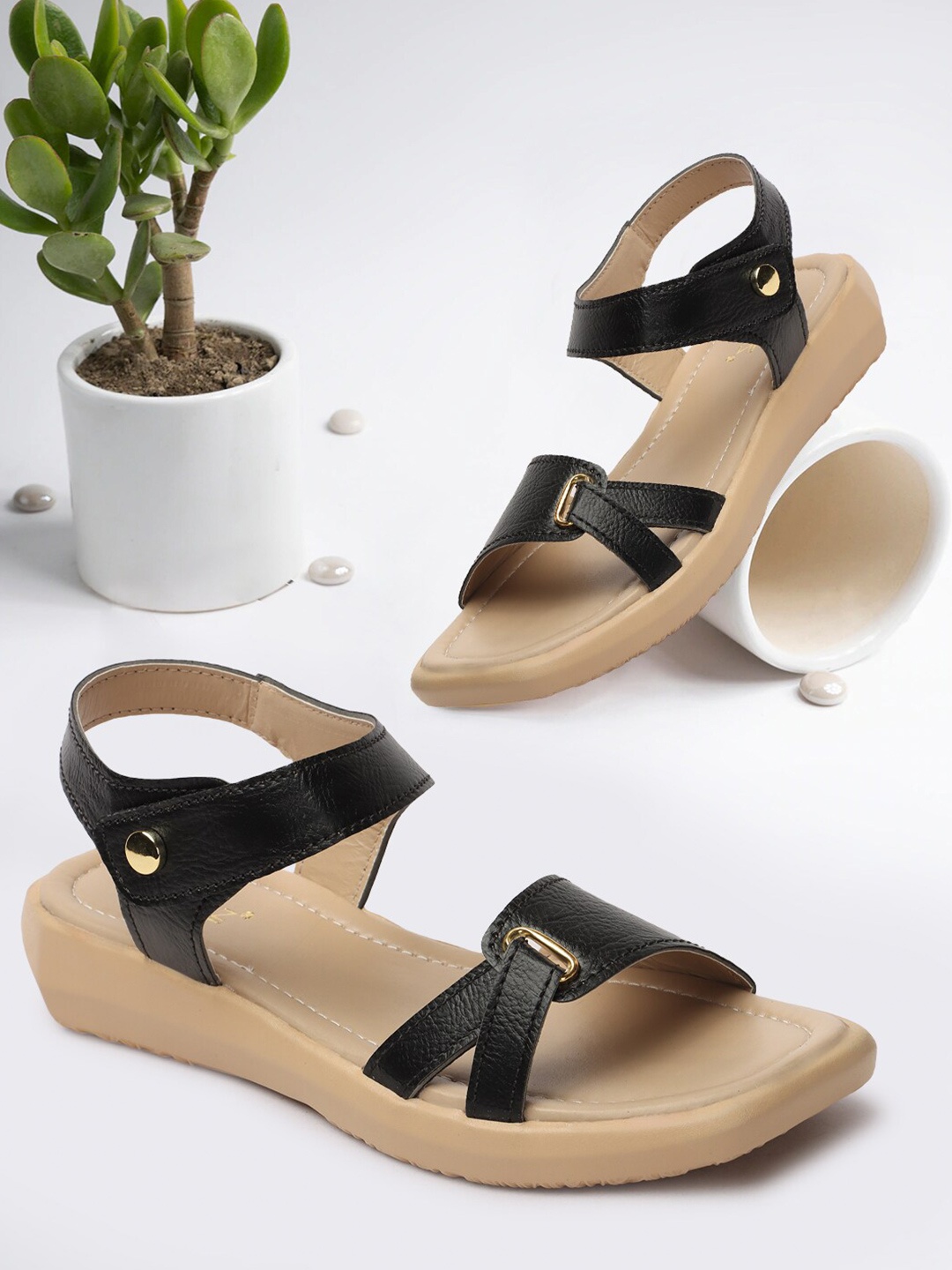

VENDOZ Textured Open Toe Flats, Black