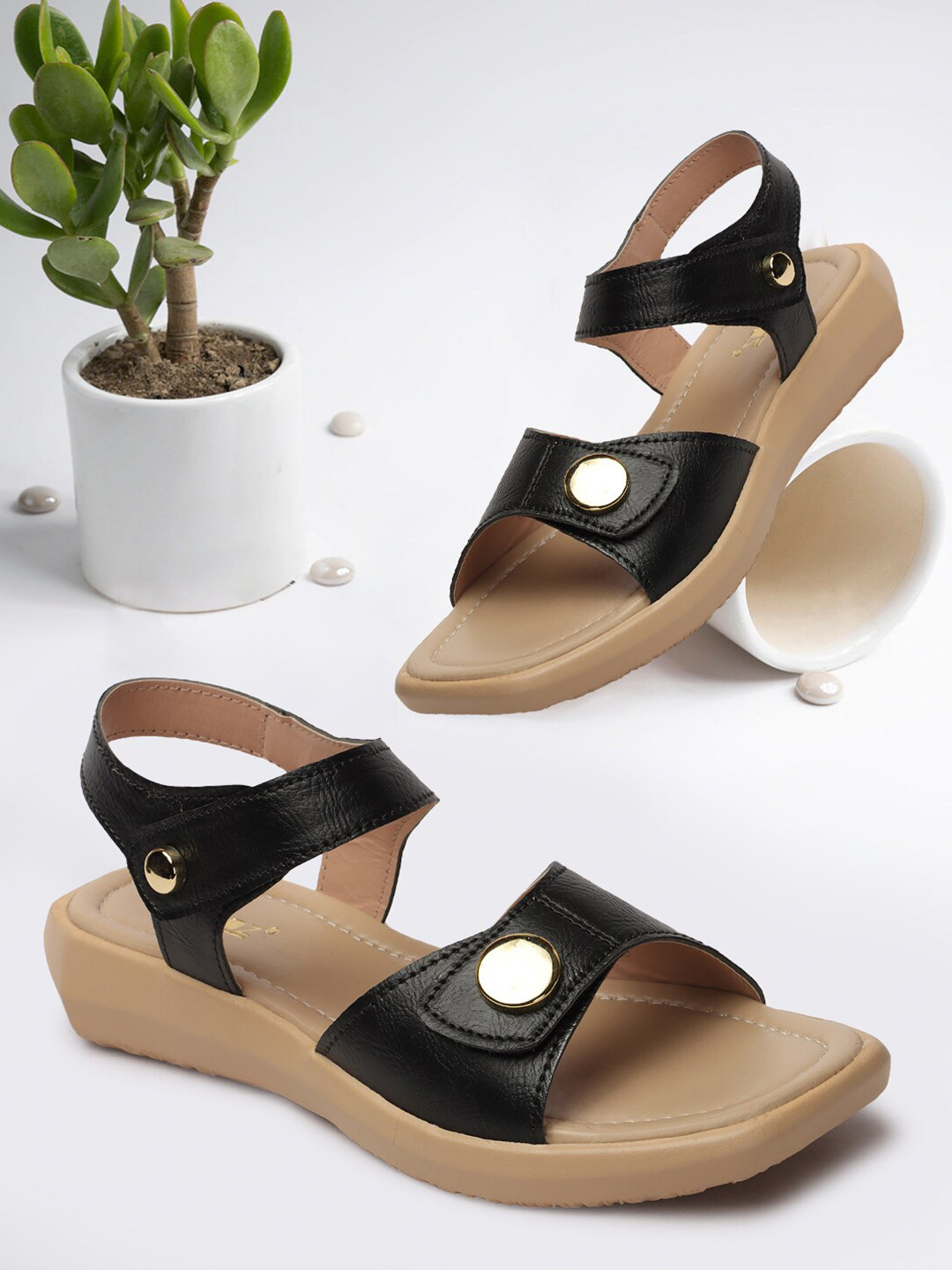 

VENDOZ Textured Open Toe Flats, Black