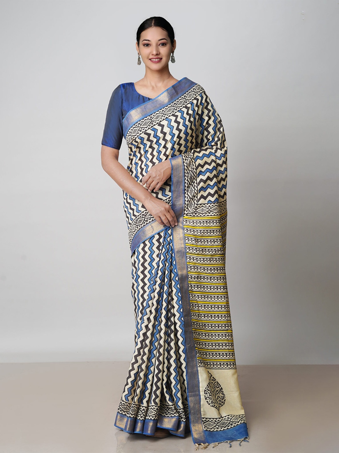 

Unnati Silks Geometric Printed Zari Handloom Chanderi Saree, Cream