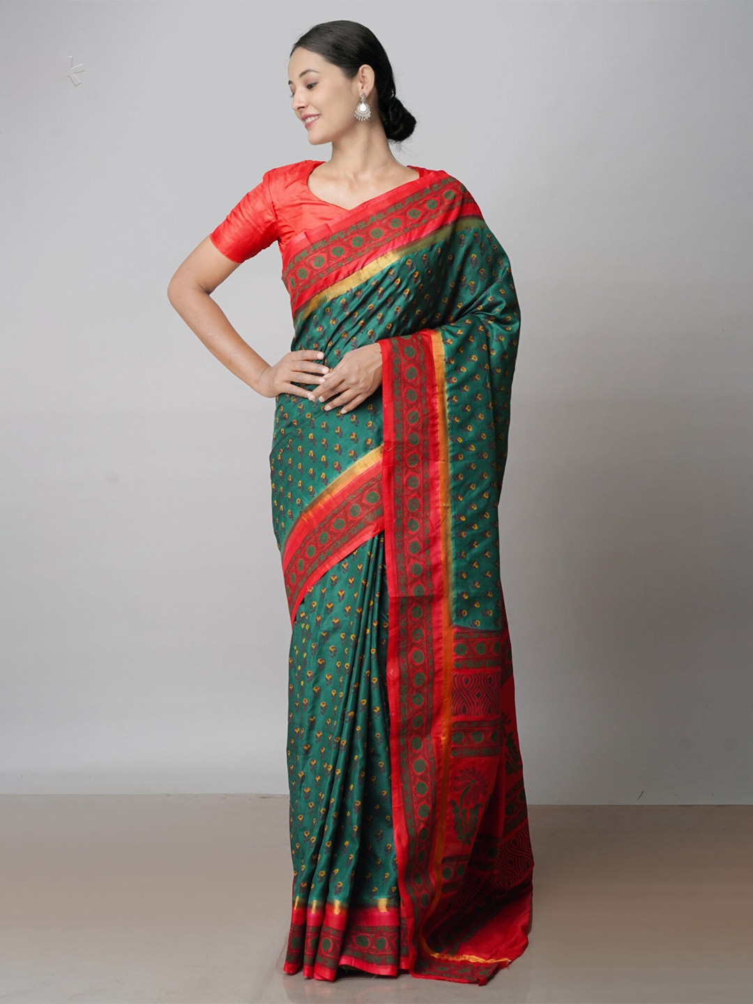 

Unnati Silks Ethnic Motifs Zari Baluchari Saree, Green