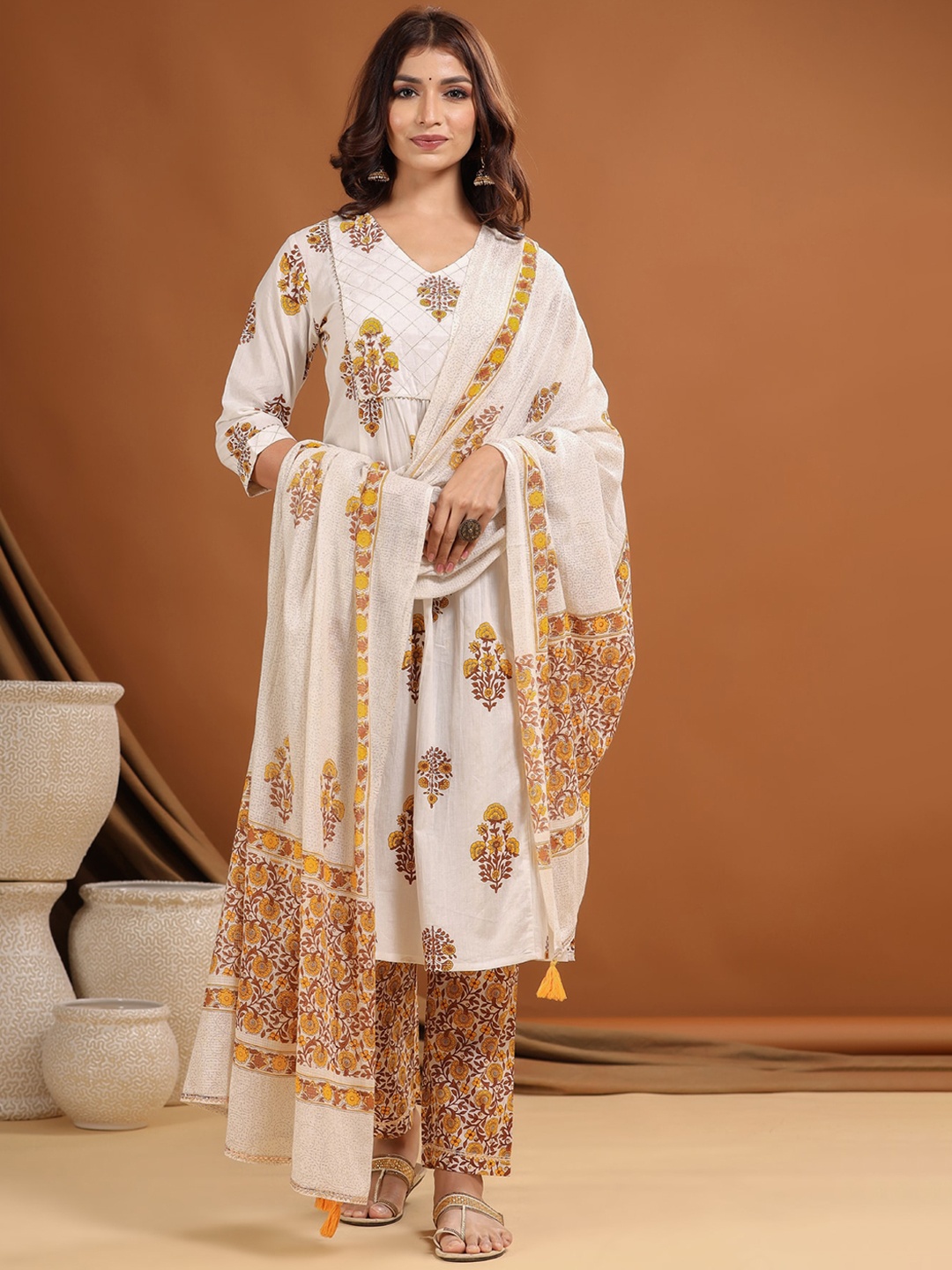 

The Kurta Express Floral Printed Pure Cotton Kurta With Trousers & Dupatta, White