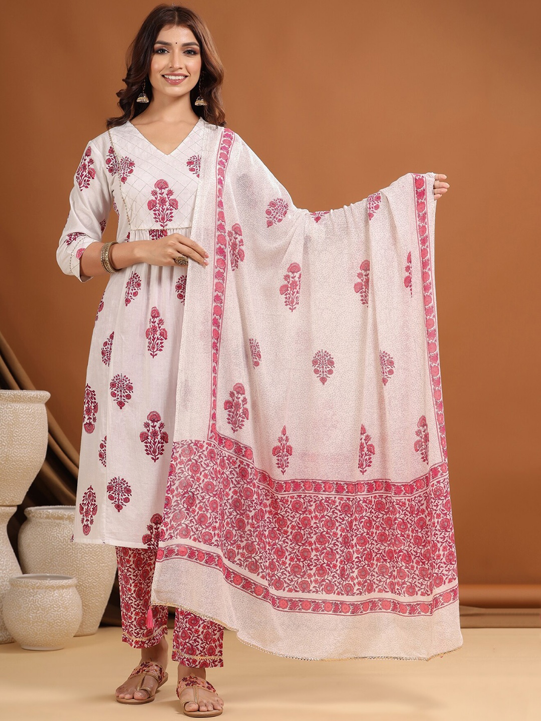 

The Kurta Express Floral Printed Pure Cotton Kurta With Trousers & Dupatta, White