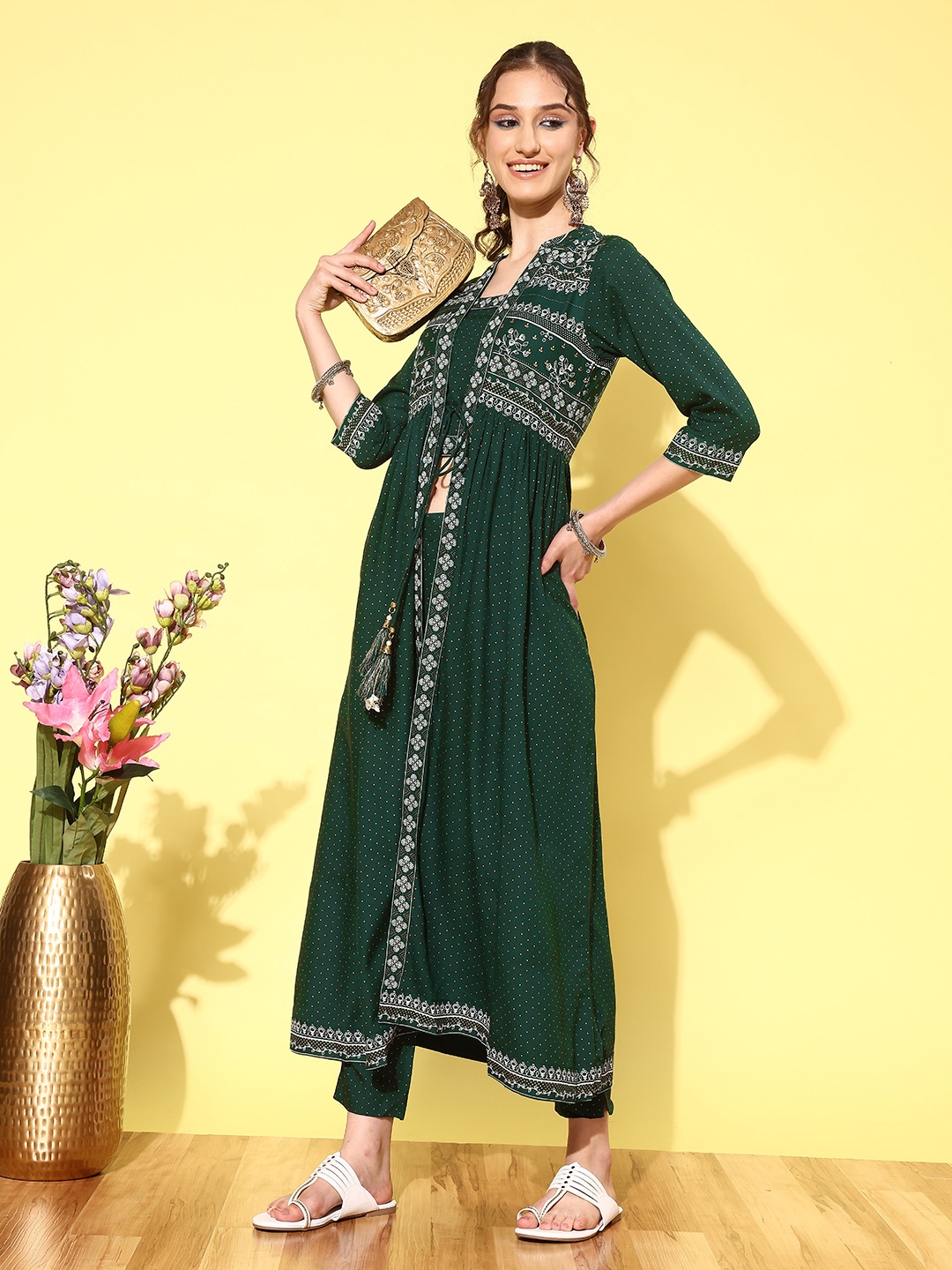 

Juniper Floral Printed Layered Kurta with Trousers, Green