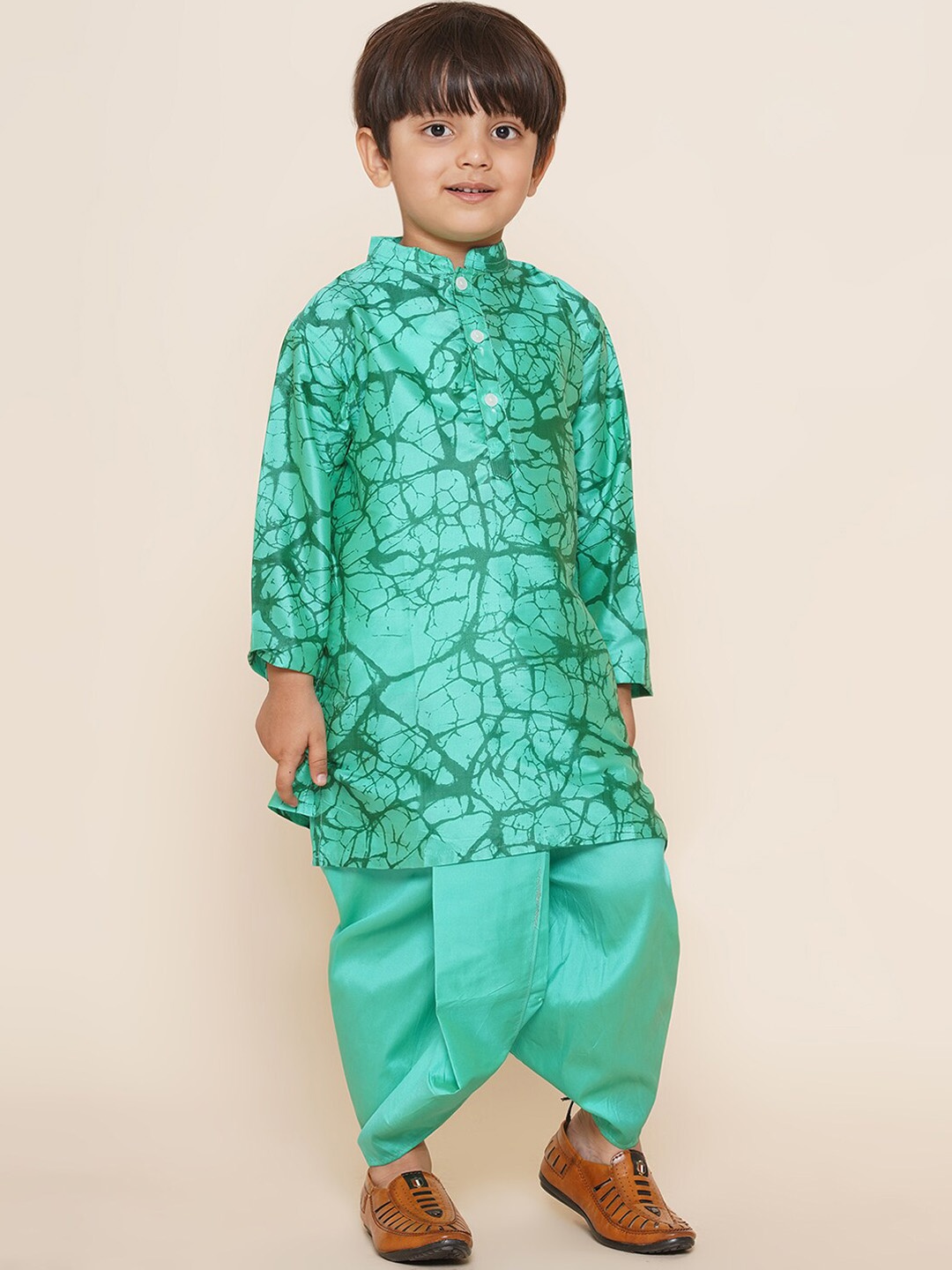 

Sethukrishna Boys Abstract Printed Regular Kurta With Dhoti Pants, Green