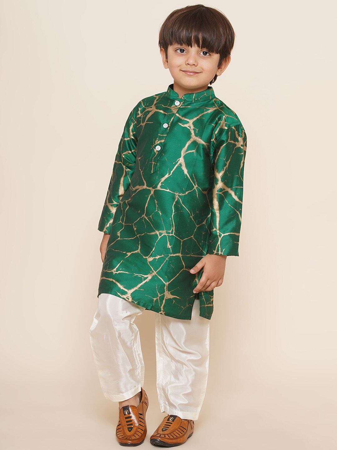 

Sethukrishna Boys Abstract Printed Regular Kurta With Pyjamas, Green