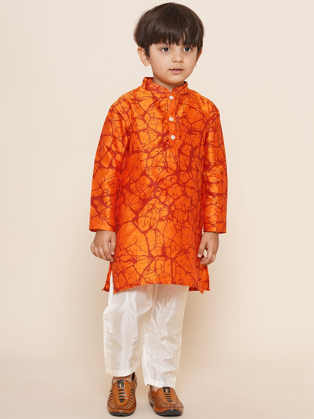

Sethukrishna Boys Abstract Printed Kurta with Pyjamas, Orange