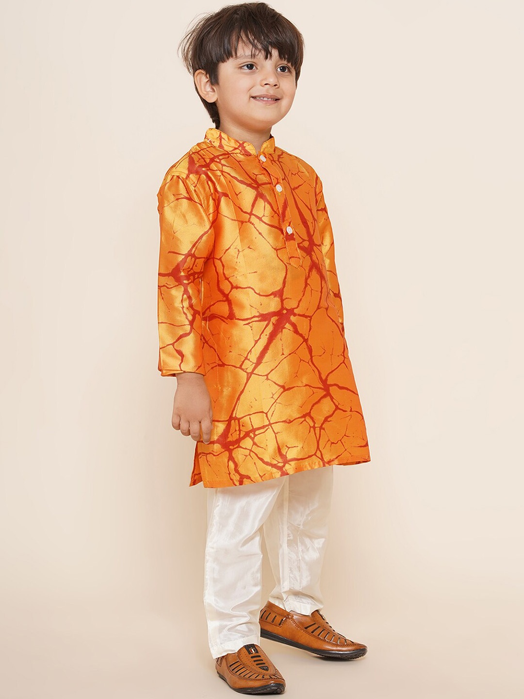 

Sethukrishna Boys Abstract Printed Kurta with Pyjamas, Orange