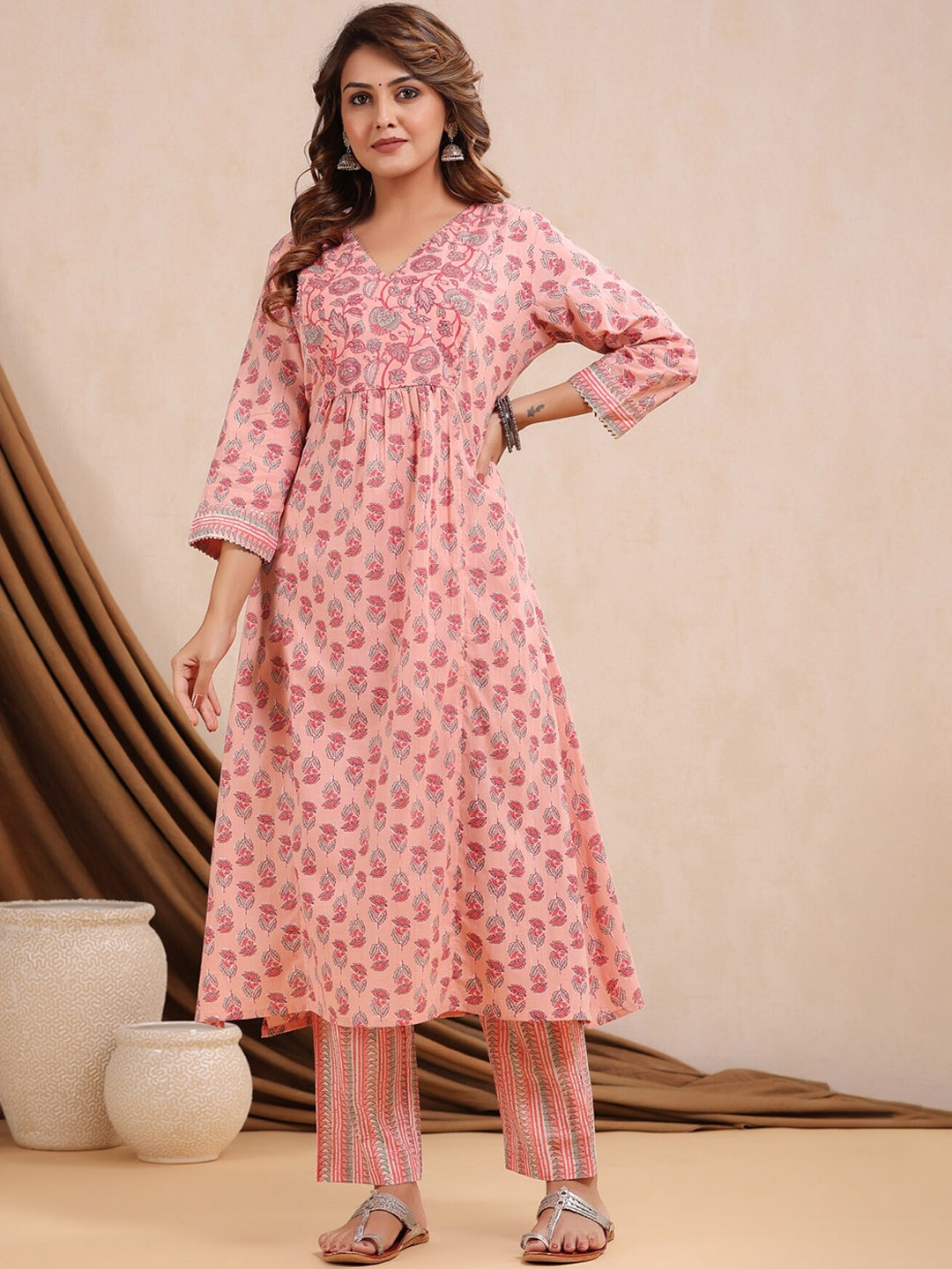 

The Kurta Express Floral Printed Pure Cotton Kurta With Trousers, Peach