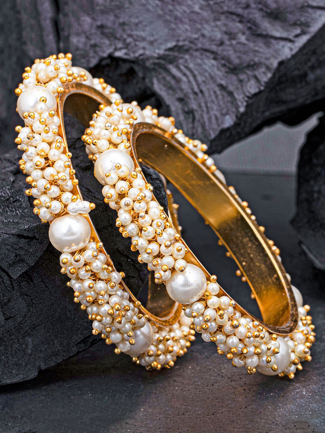 

Sukkhi Set of 2 Gold-Plated pearl-Studded Bangles