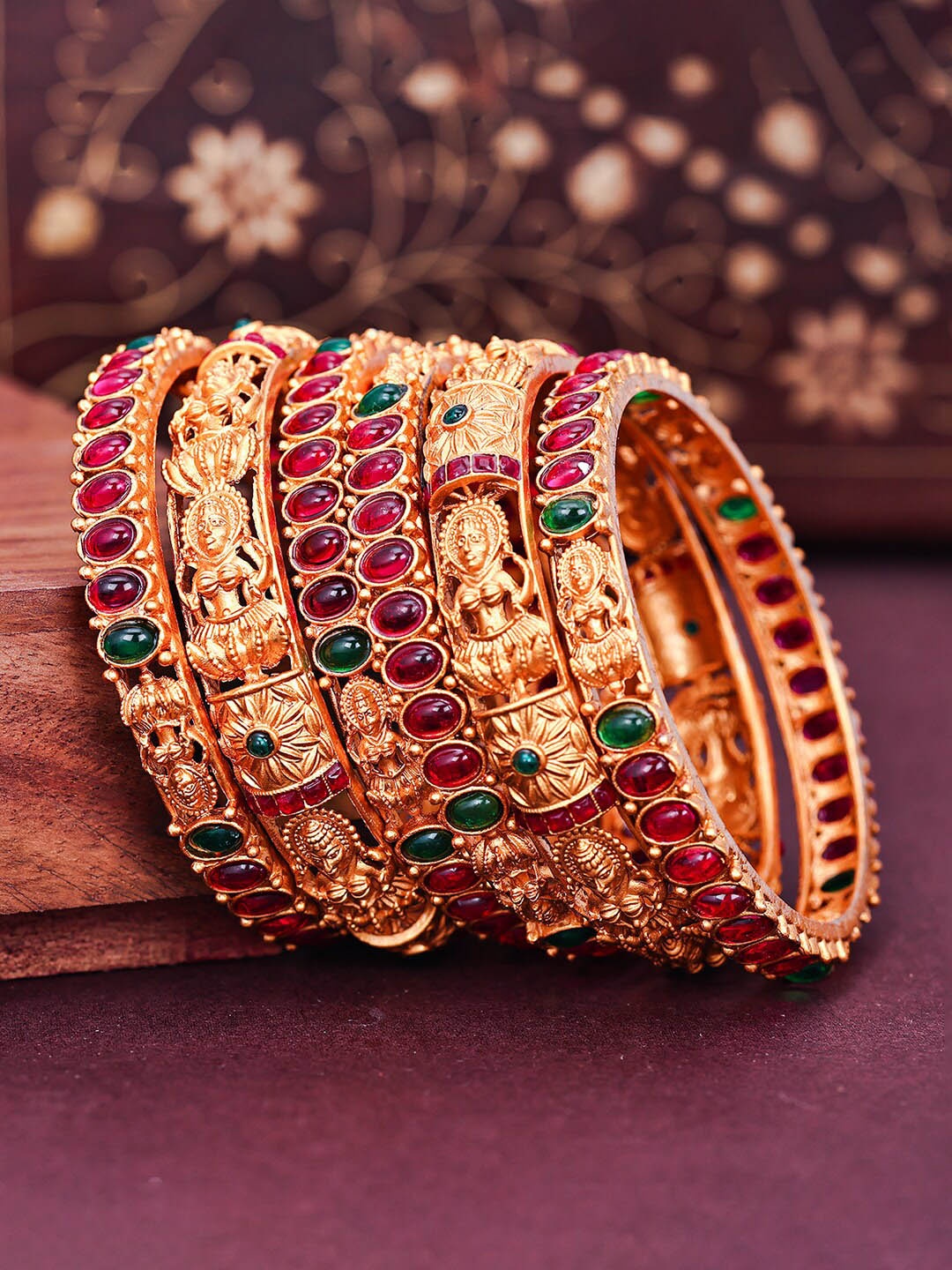 

Sukkhi Set Of 6 Gold-Plated Stone Studded Bangles