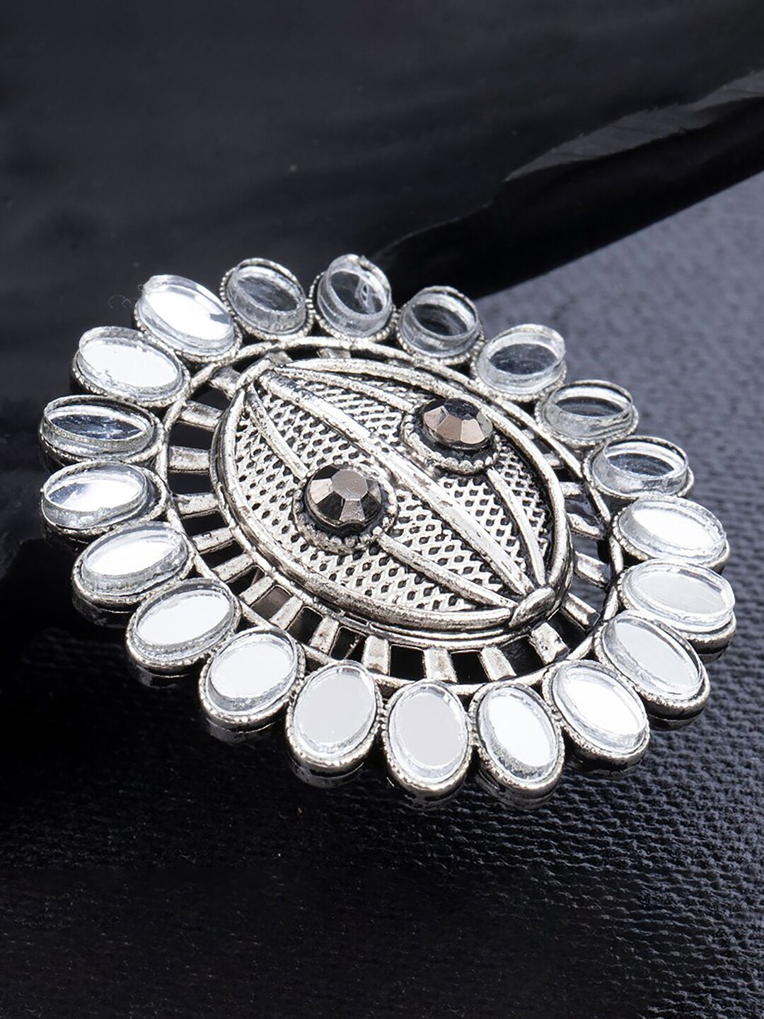 

Sukkhi Silver-Plated Mirror-Studded Adjustable Finger Ring