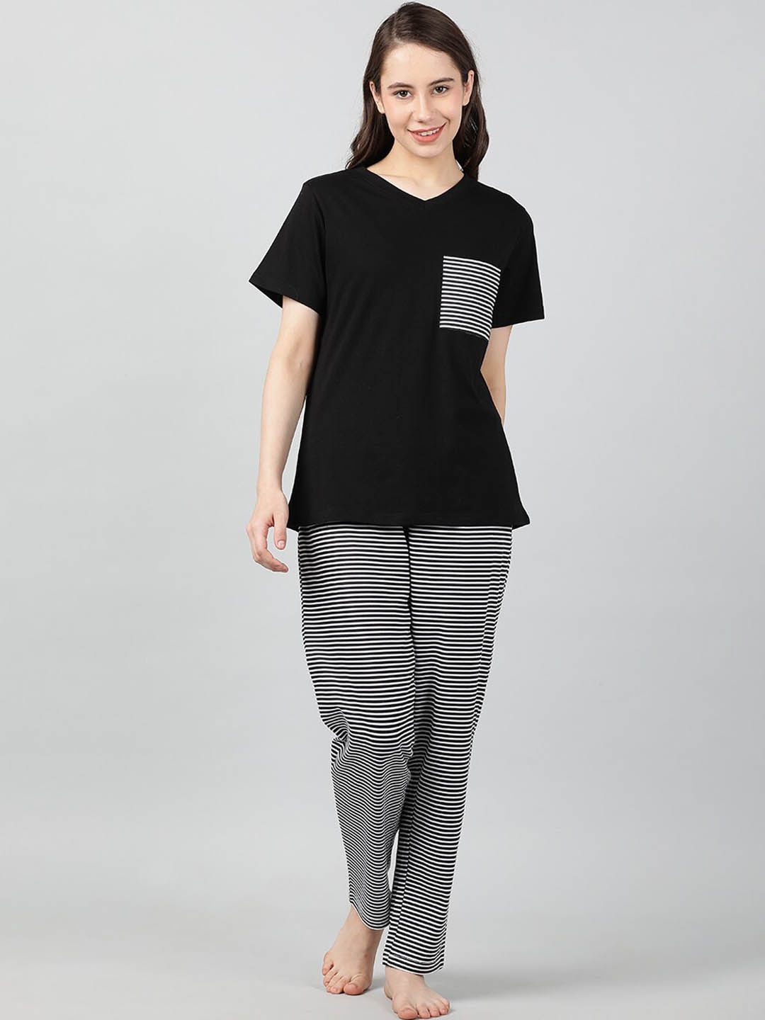 

mackly Women Black & White Night suit