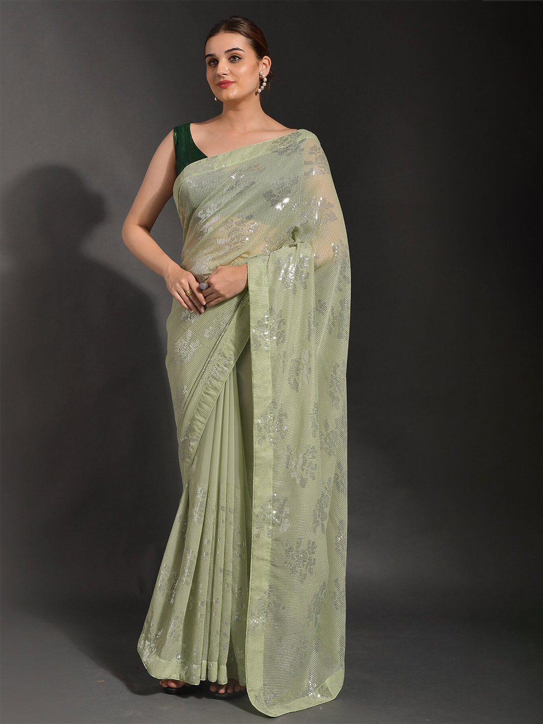 

VEERAX Embellished Sequinned Pure Georgette Saree, Lime green