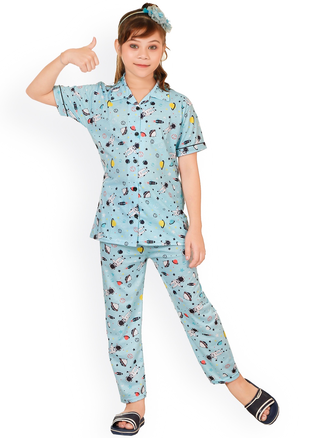 

BURBN Girls Conversational Printed Night Suit, Blue
