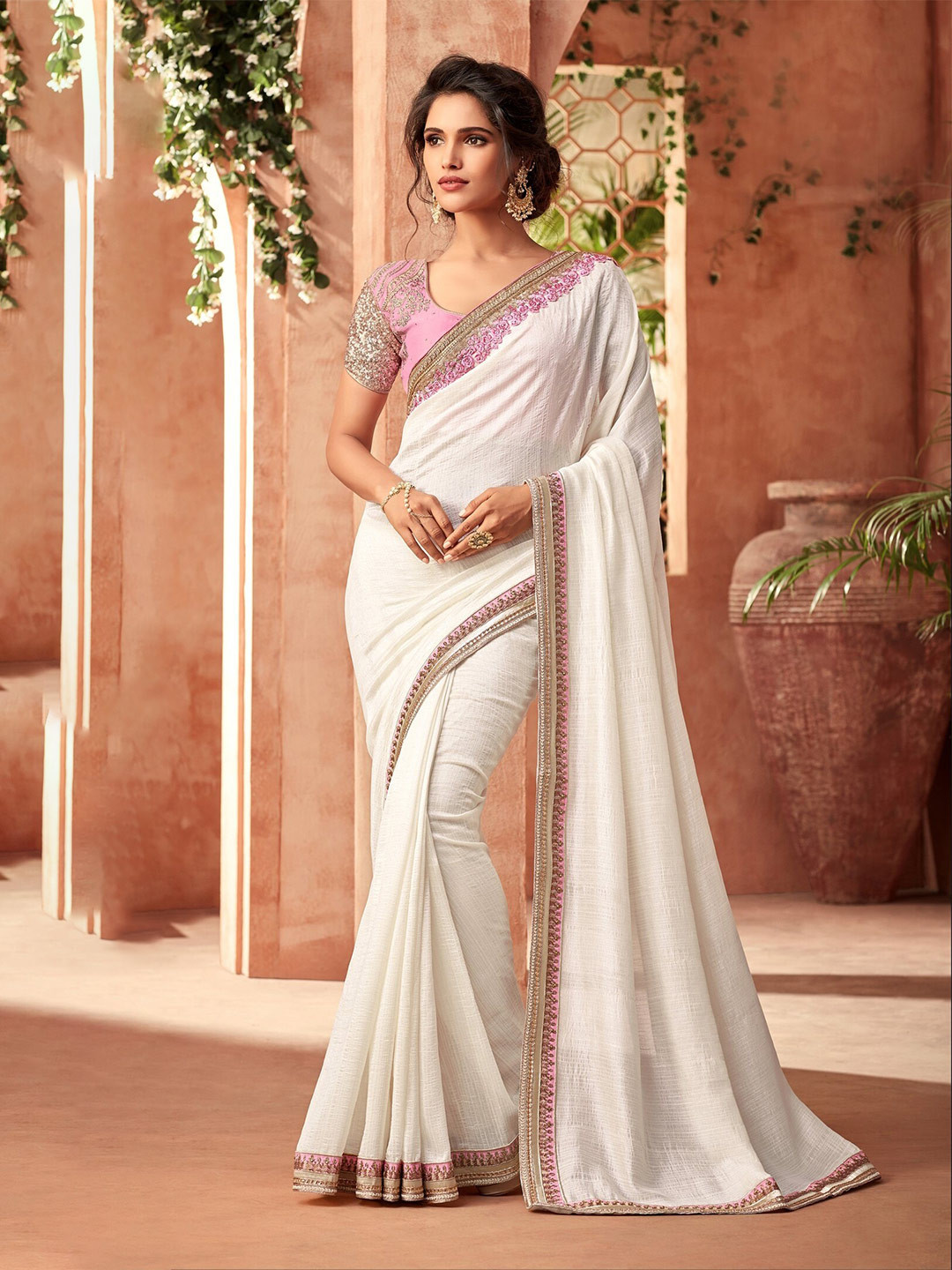 

DIVASTRI Sequinned Pure Georgette Saree, White