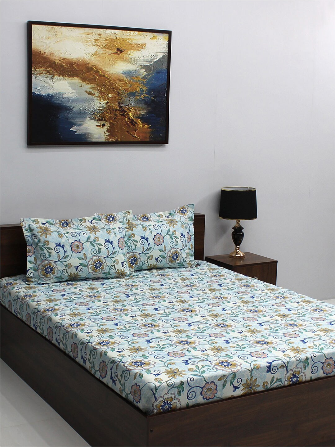 

BOMBAY DYEING Blue & White Floral 120 TC Queen Bedsheet with 2 Pillow Covers
