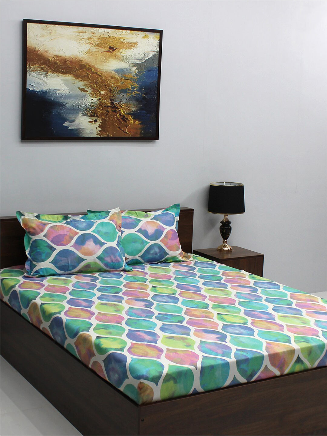 

BOMBAY DYEING Blue & Green Geometric 104 TC King Bedsheet with 2 Pillow Covers
