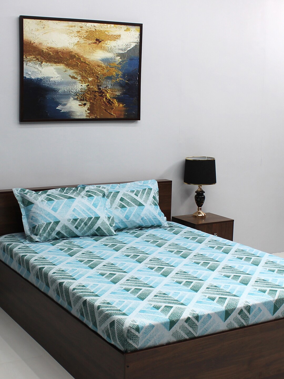 

BOMBAY DYEING Dream Lover Blue Geometric 104 TC Cotton King Bedsheet & 2 Pillow Covers