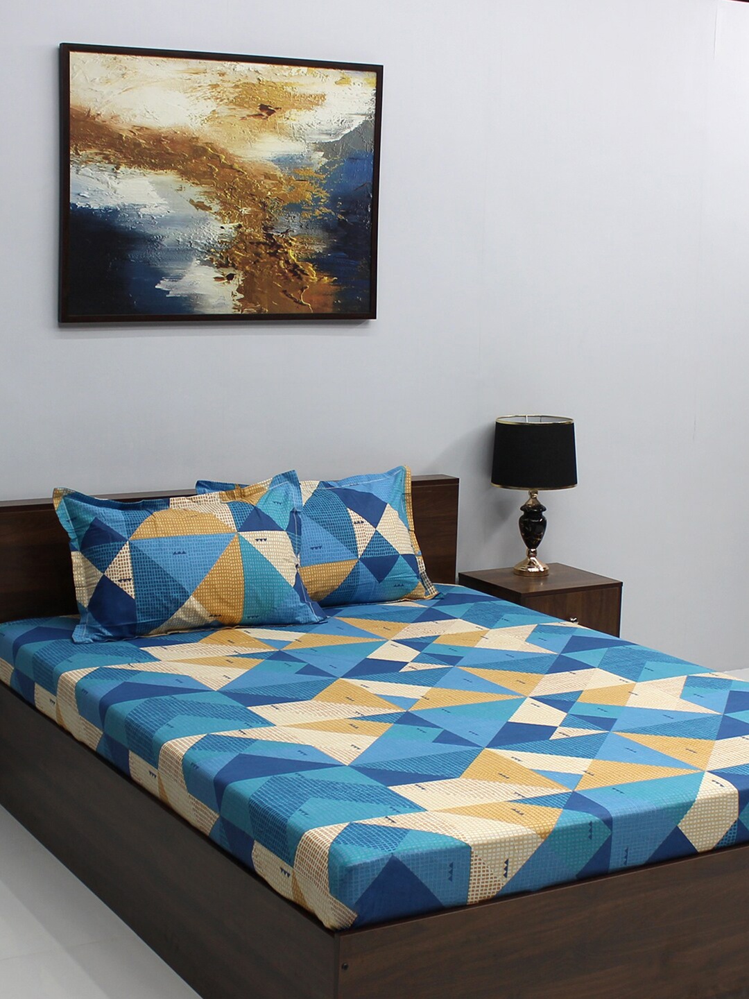 

BOMBAY DYEING Dream Lover Blue Printed 104 TC Cotton Queen Bedsheet & 2 Pillow Covers