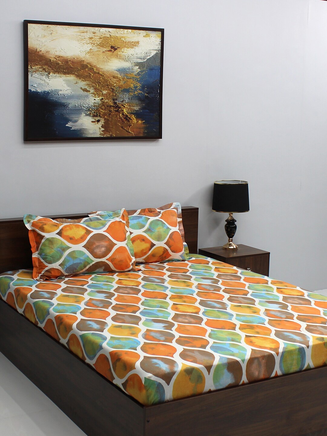 

BOMBAY DYEING Dream Lover Orange Abstract 104 TC Cotton Queen Bedsheet & 2 Pillow Covers