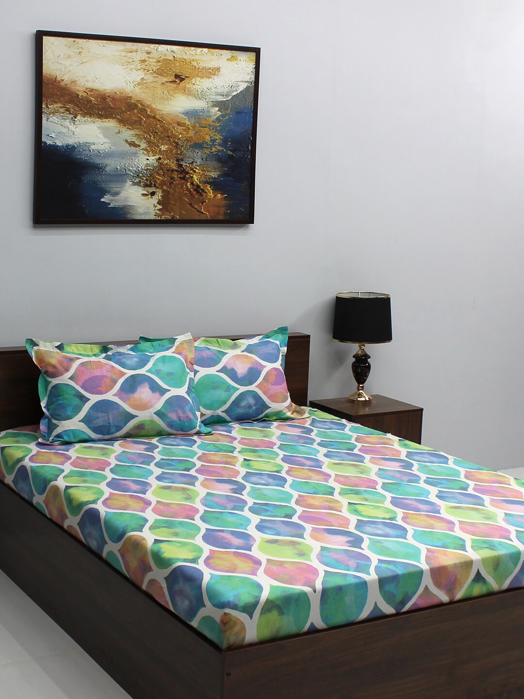 

BOMBAY DYEING Green & Blue 104 TC Queen Bedsheet with 2 Pillow Covers