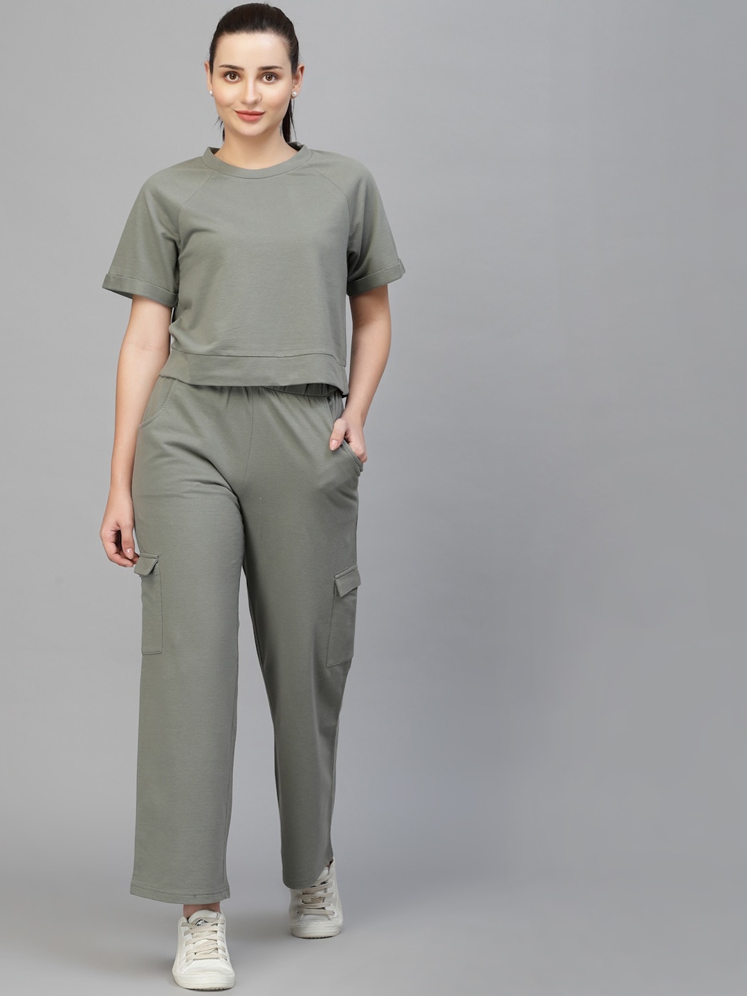 

Strong And Brave Odour Free T-Shirt With Trousers, Olive