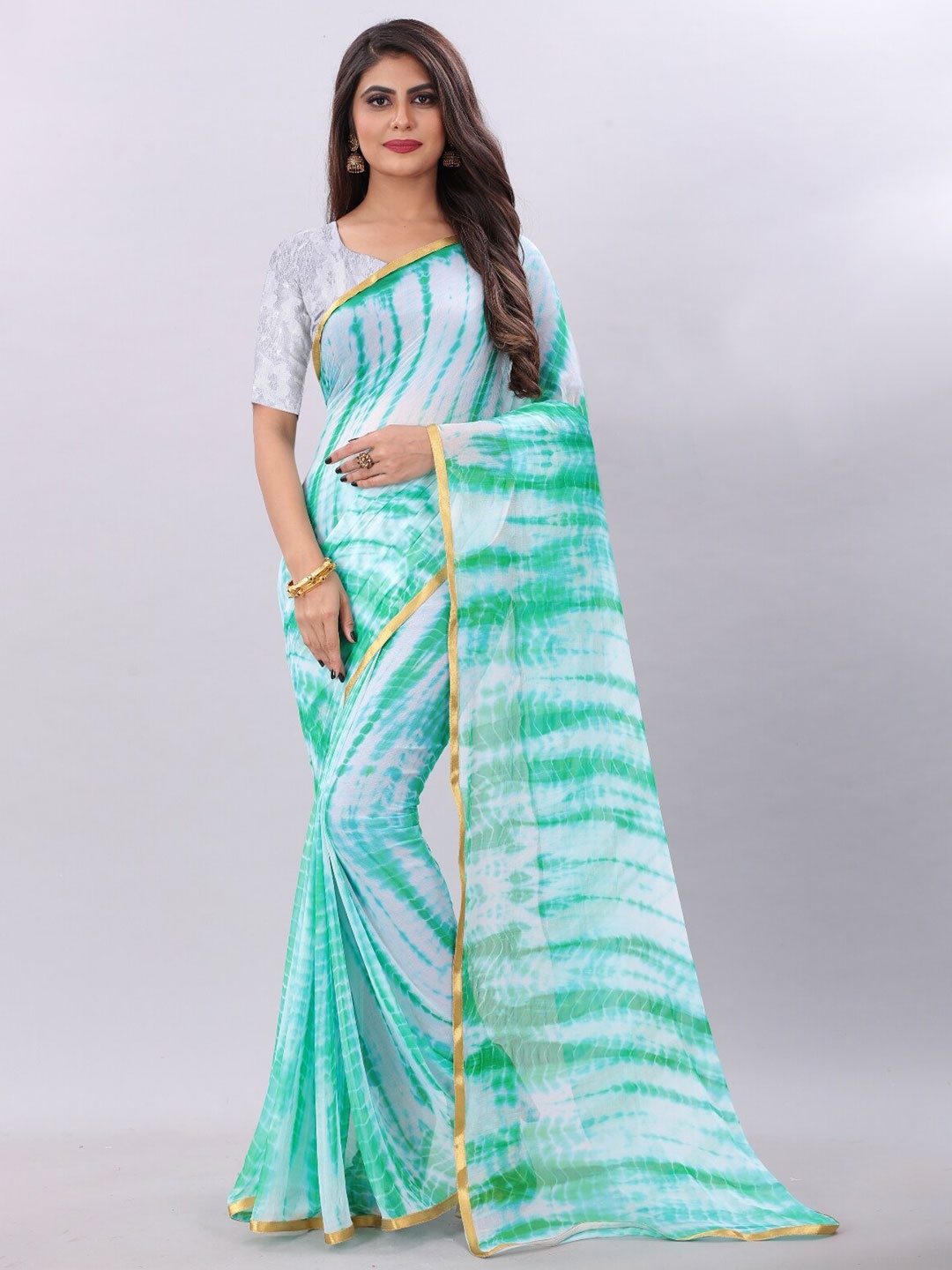 

APNISHA Tie and Dye Zari Saree, Green