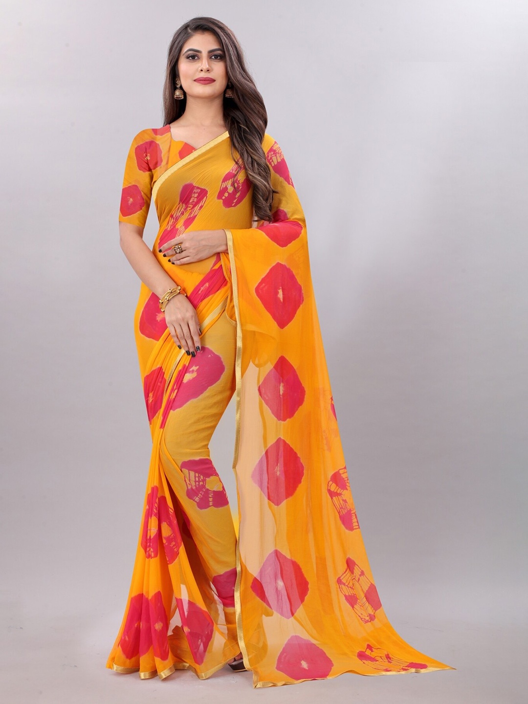 

APNISHA Abstract Printed Zari Saree, Yellow