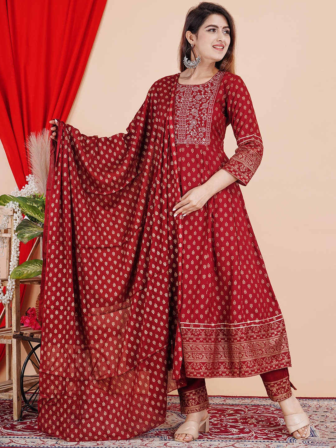 

misbis Floral Printed Mirror Work Kurta with Pyjamas & Dupatta, Maroon