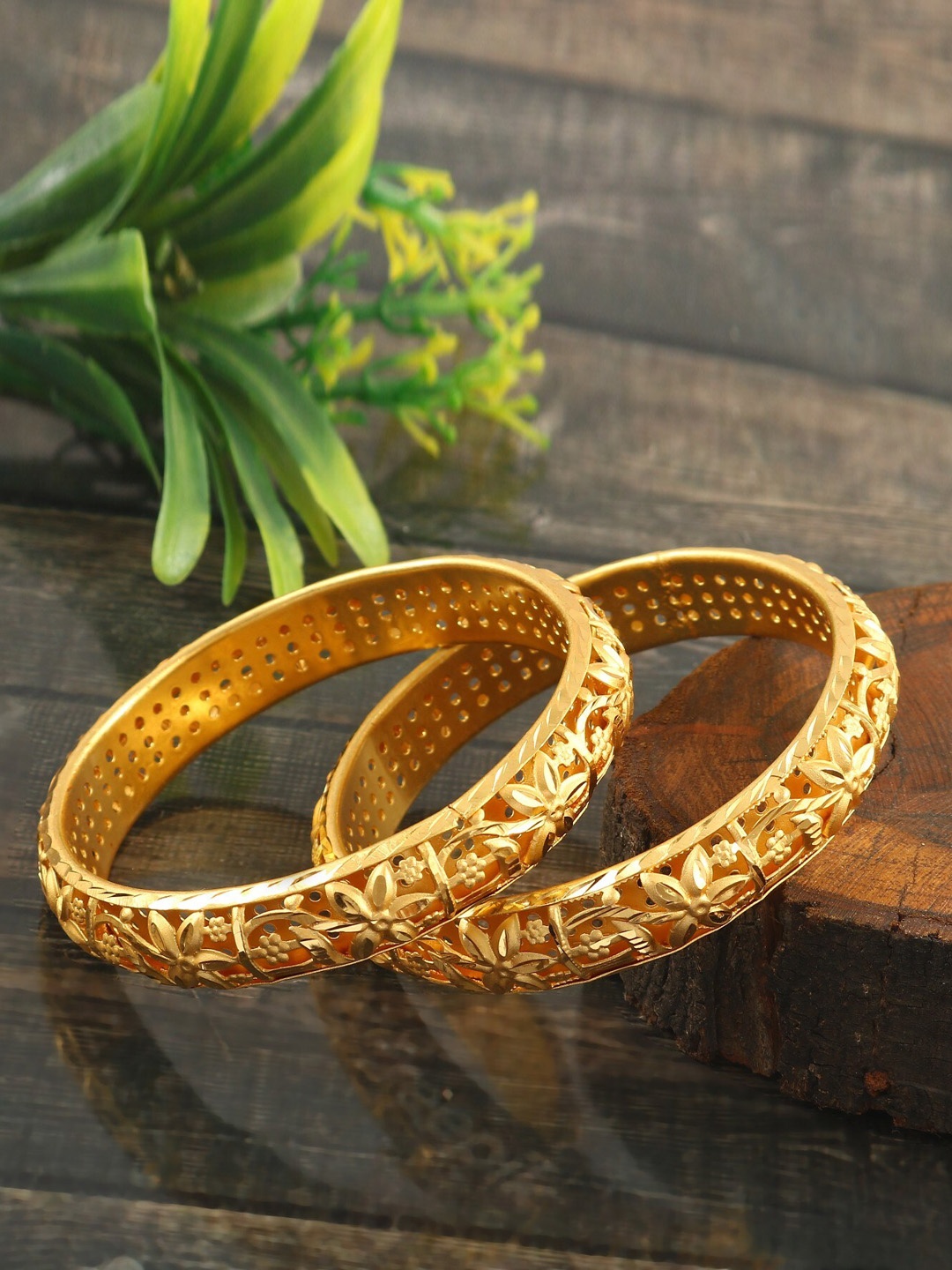 

Jewar Mandi Set Of 2 Gold-Plated Bangles