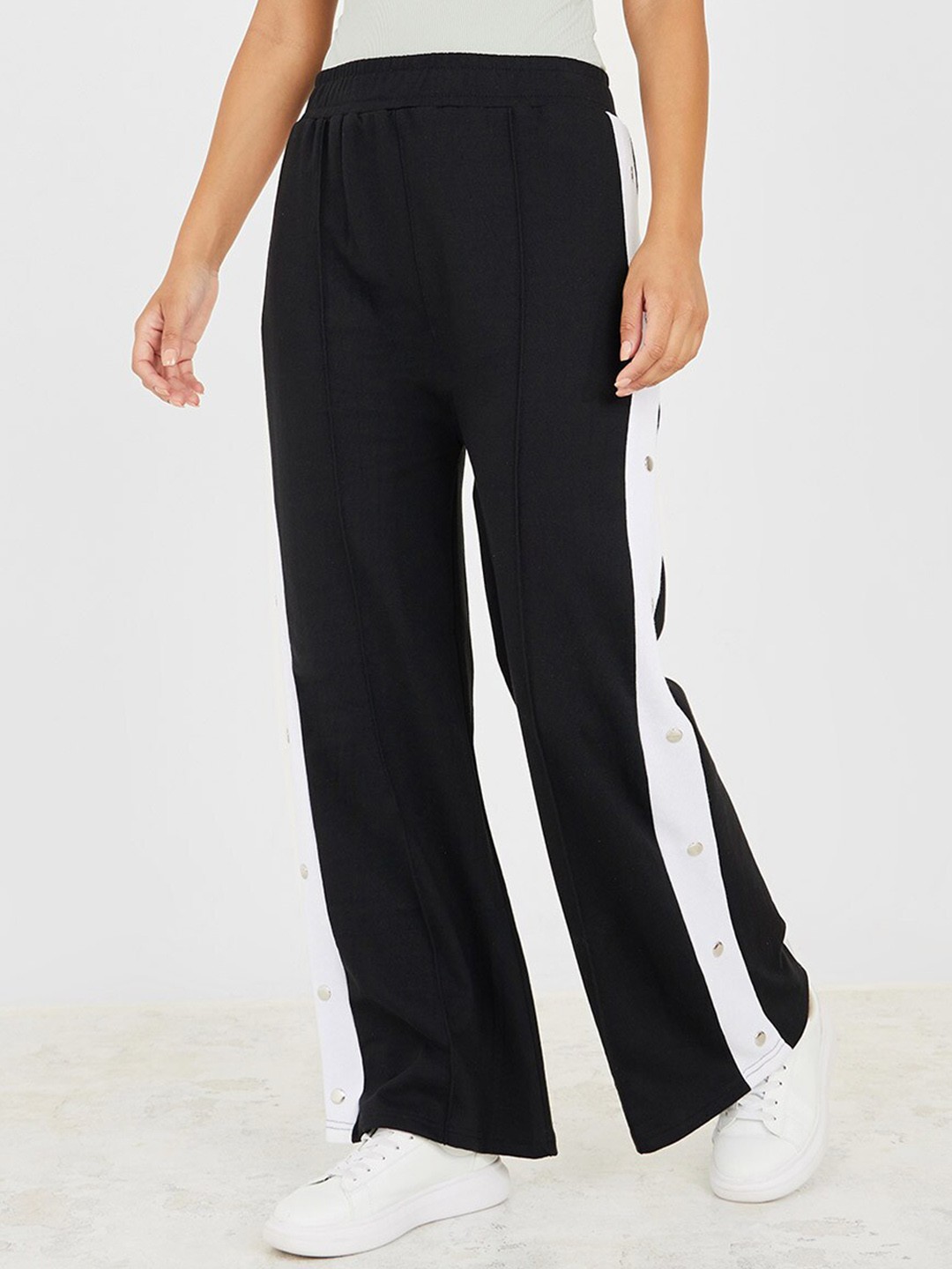 

Styli Women Cotton Track Pants, Black