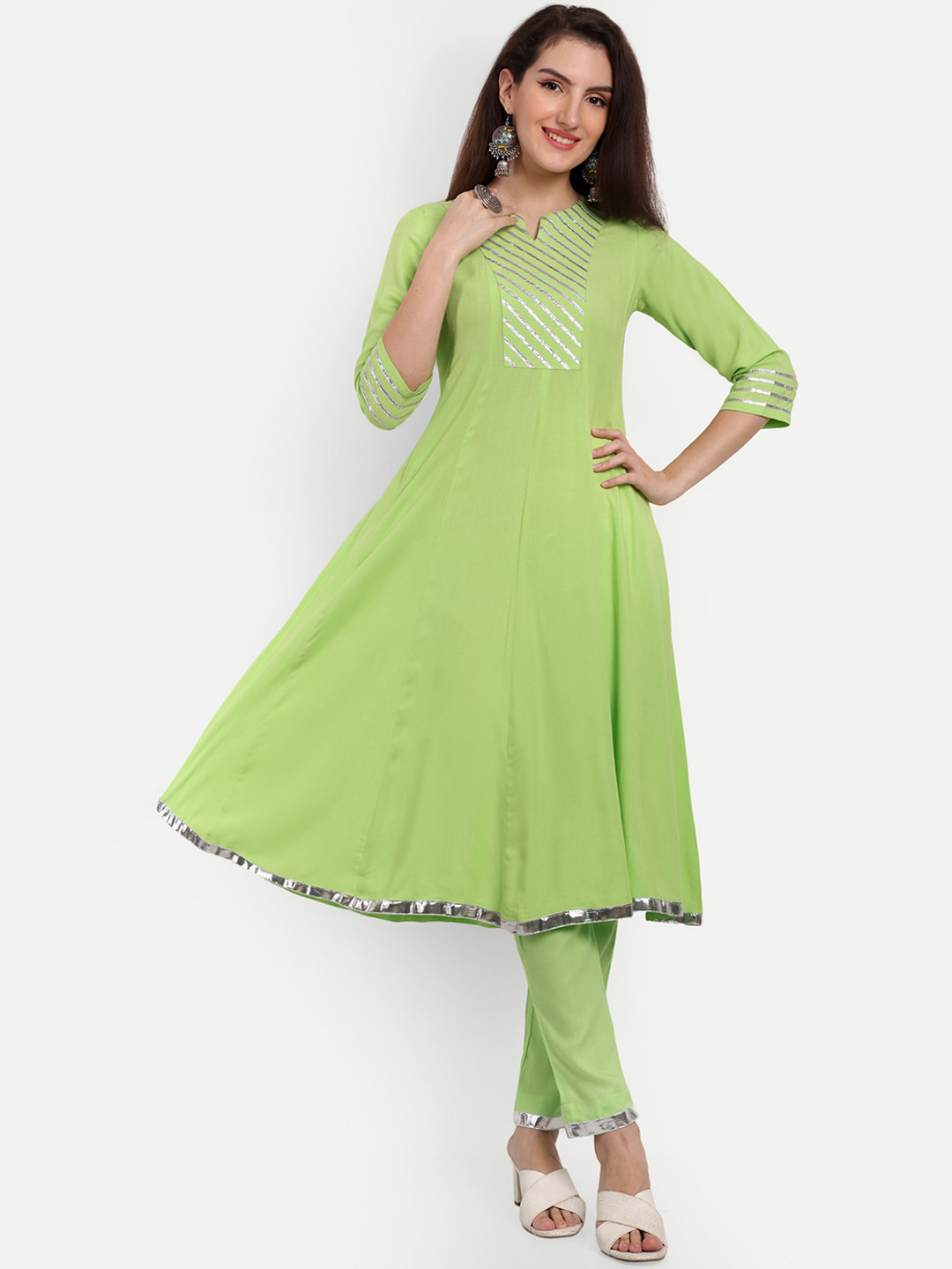 

KASHEEDA Notched Neck Gotta Patti Anarkali Kurta, Green