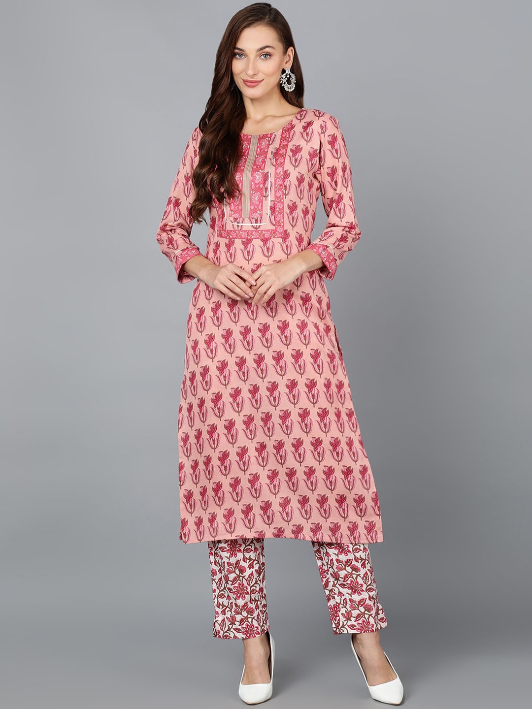 

AHIKA Peach-Coloured Floral Printed Gotta Patti Kurta with Trousers