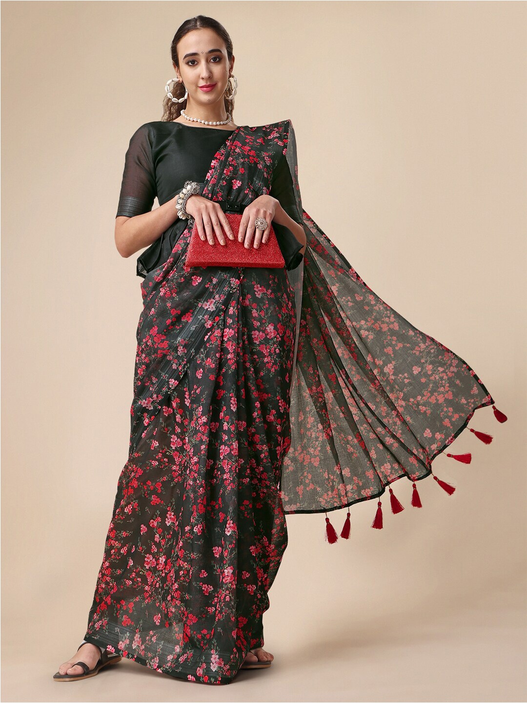 

Sangria Green & Red Floral Printed Pure Linen Saree