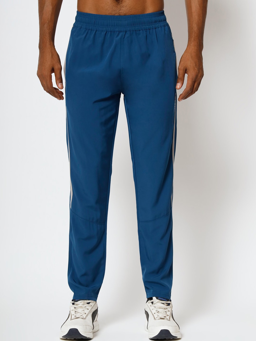 

FITINC Men Rapid-Dry Mid-Rise Relaxed Fit Sports Track Pants, Blue