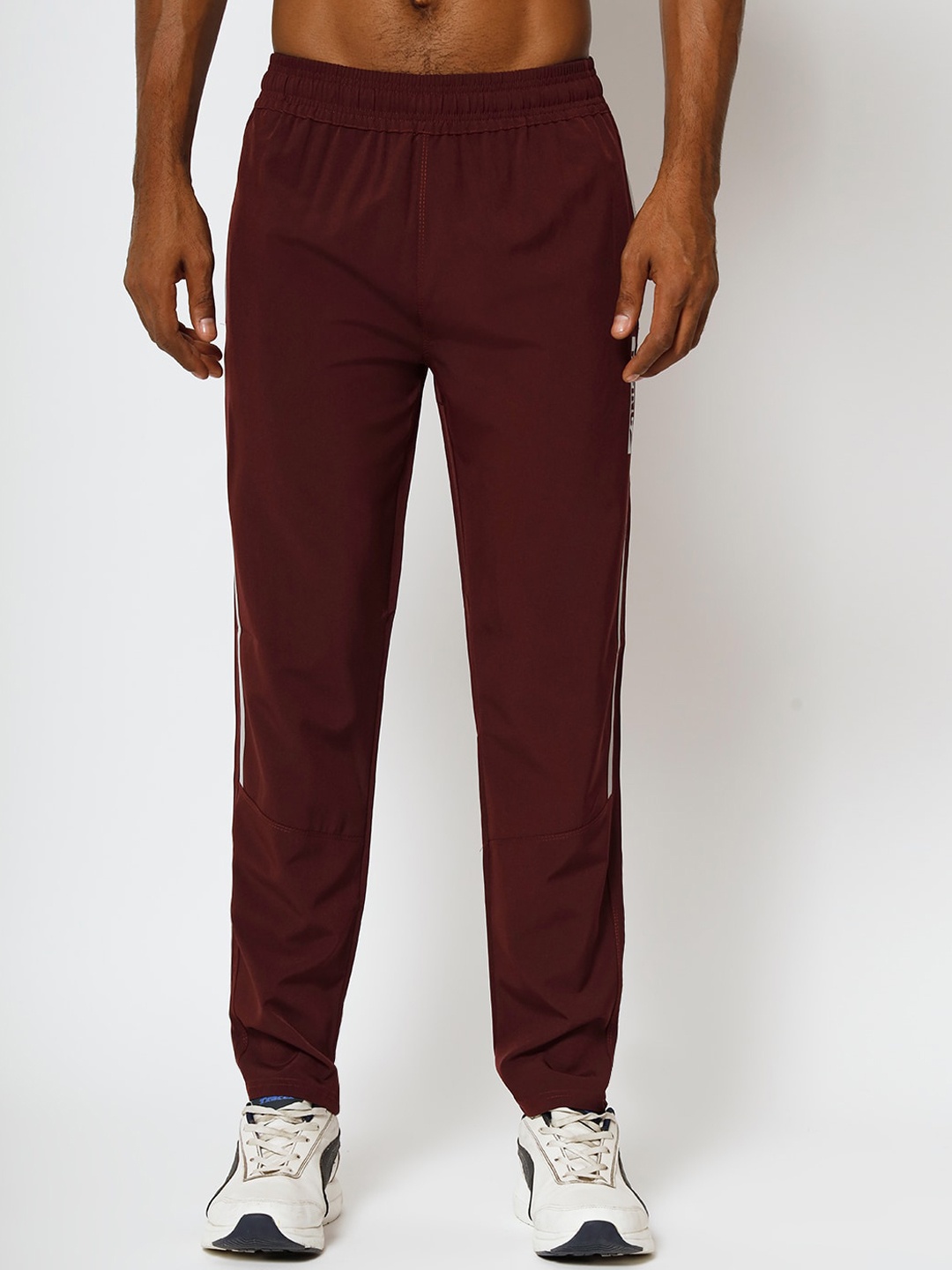 

FITINC Men Rapid-Dry Mid-Rise Relaxed Fit Sports Track Pants, Maroon