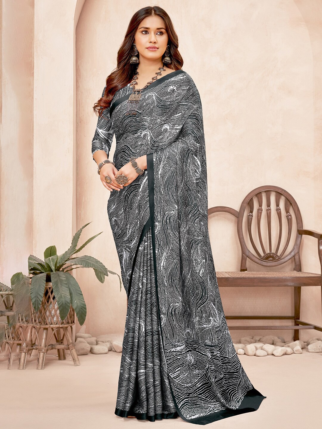 

Anouk Black & White Abstract Printed Pure Crepe Saree
