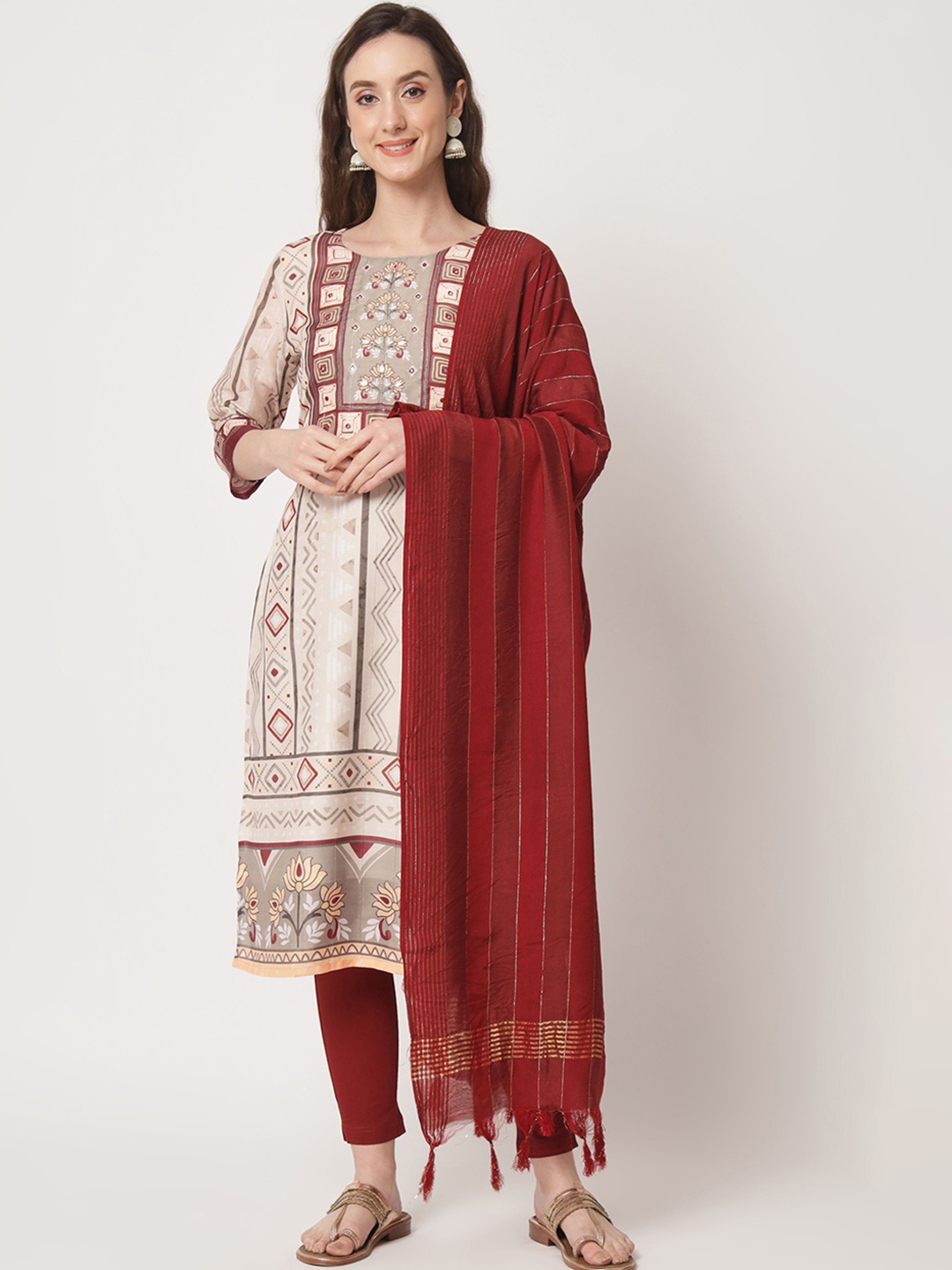

Shopping Queen Ethnic Motifs Printed Sequined Kurta with Trousers & Dupatta, Maroon