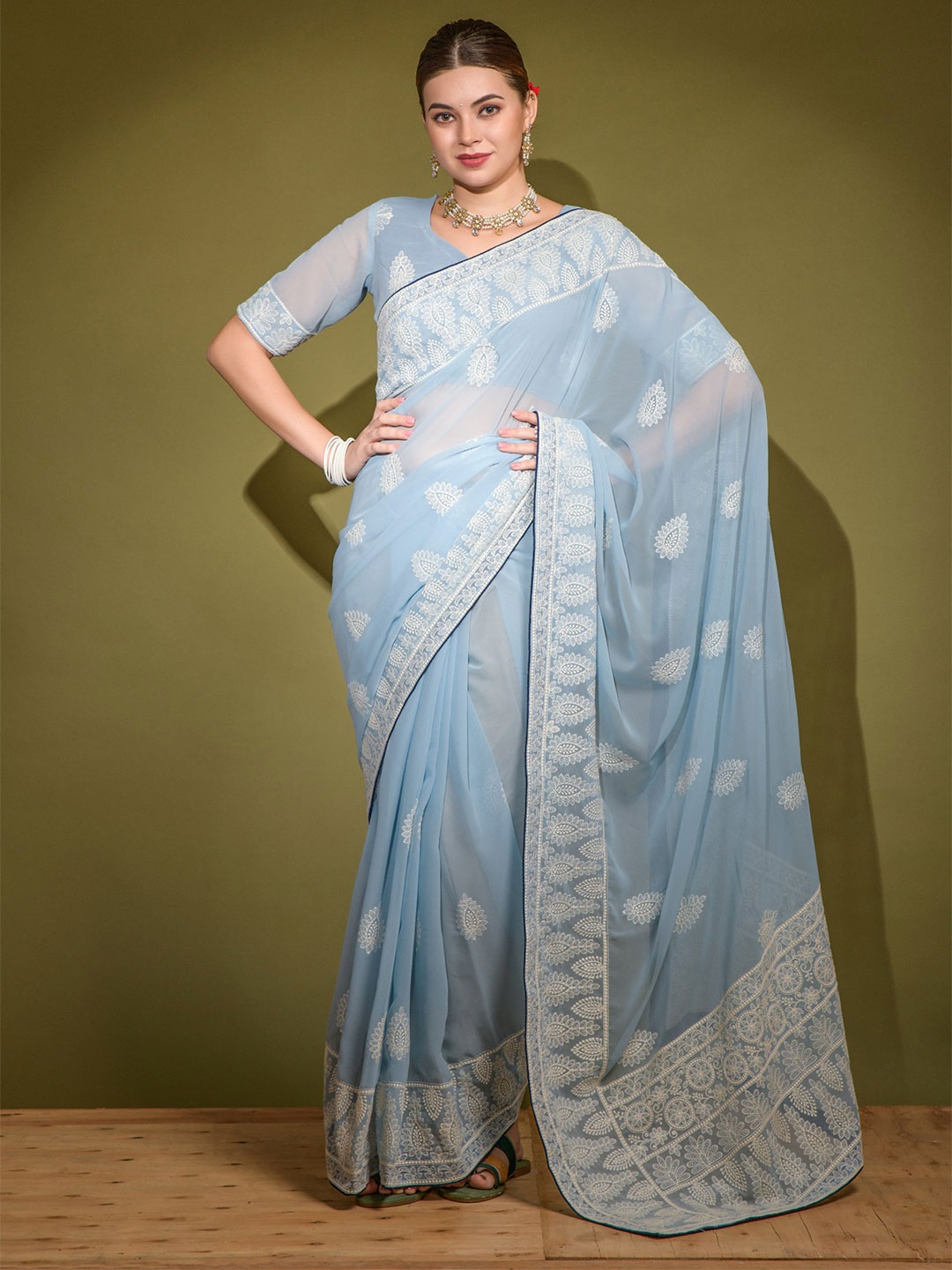

VEERAX Ethnic Motifs Embroidered Pure Georgette Saree, Blue