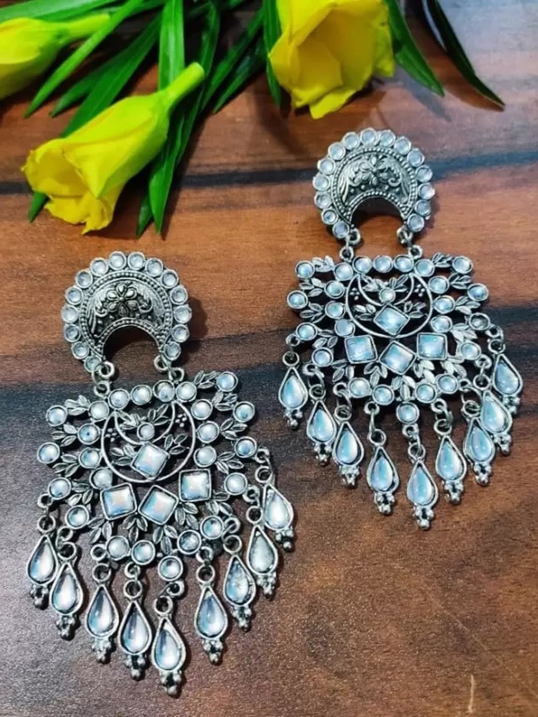 

Samridhi DC Silver-Plated Contemporary Drop Earrings