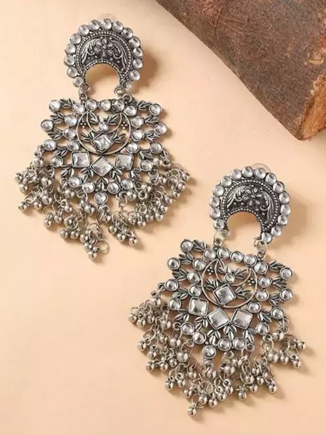 

Samridhi DC Set of 2 Silver-Plated Contemporary Drop Earrings