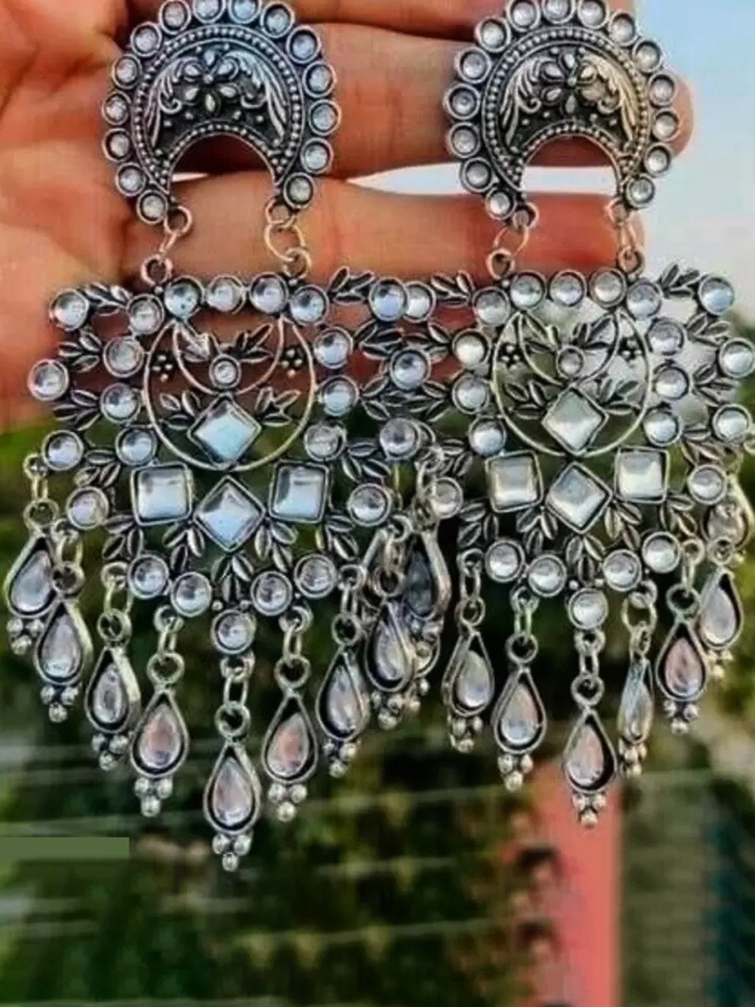 

Samridhi DC Silver-Plated Contemporary Drop Earrings