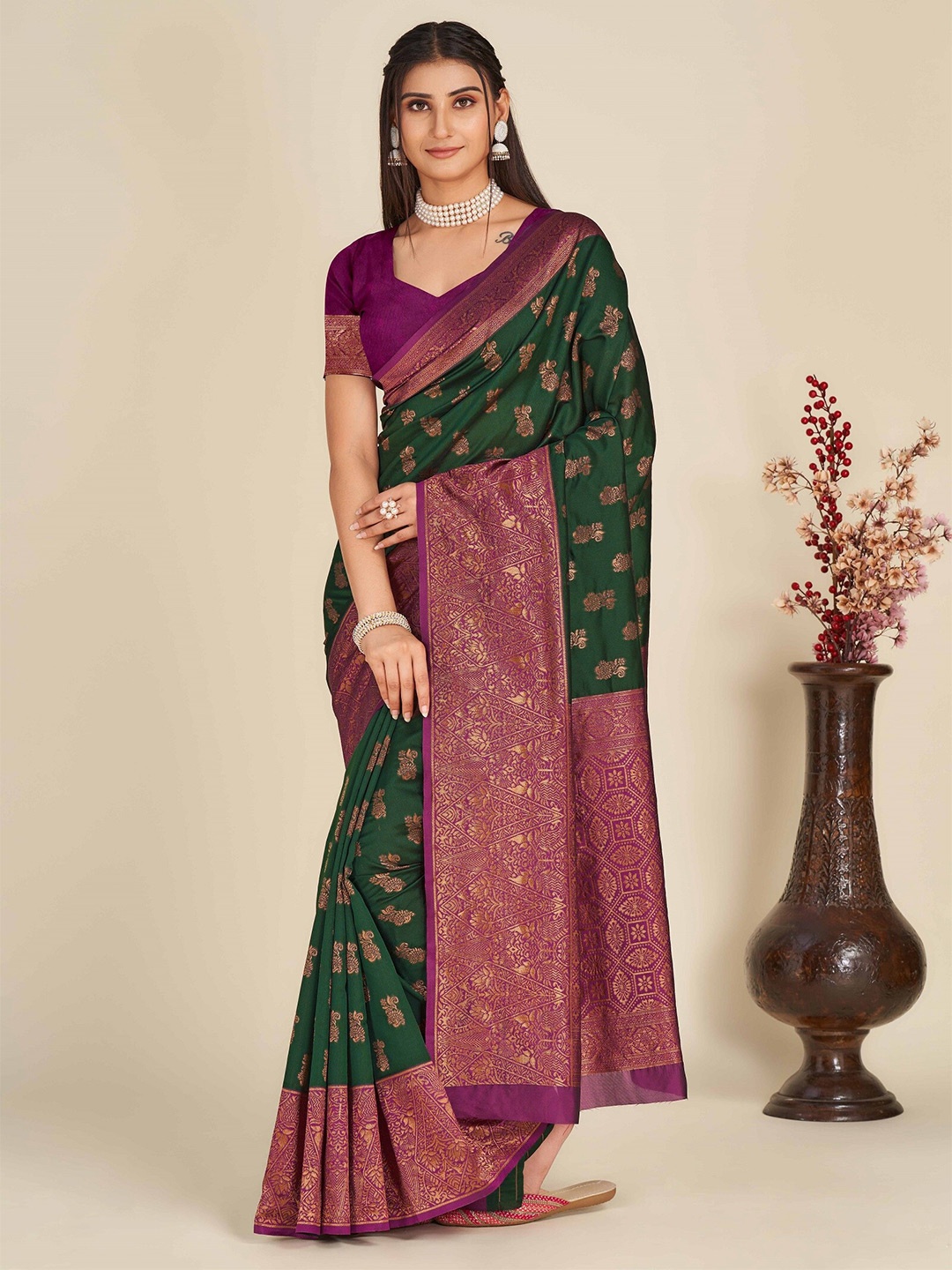 

ZIKARAA Ethnic Motif Zari Pure Silk Banarasi Saree, Green