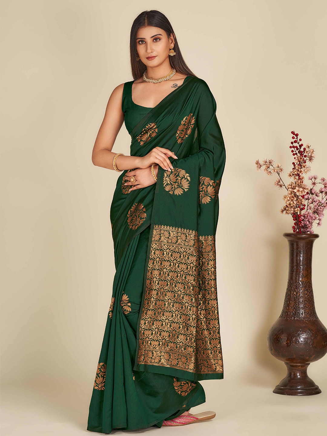 

ZIKARAA Floral Zari Pure Silk Banarasi Saree, Green