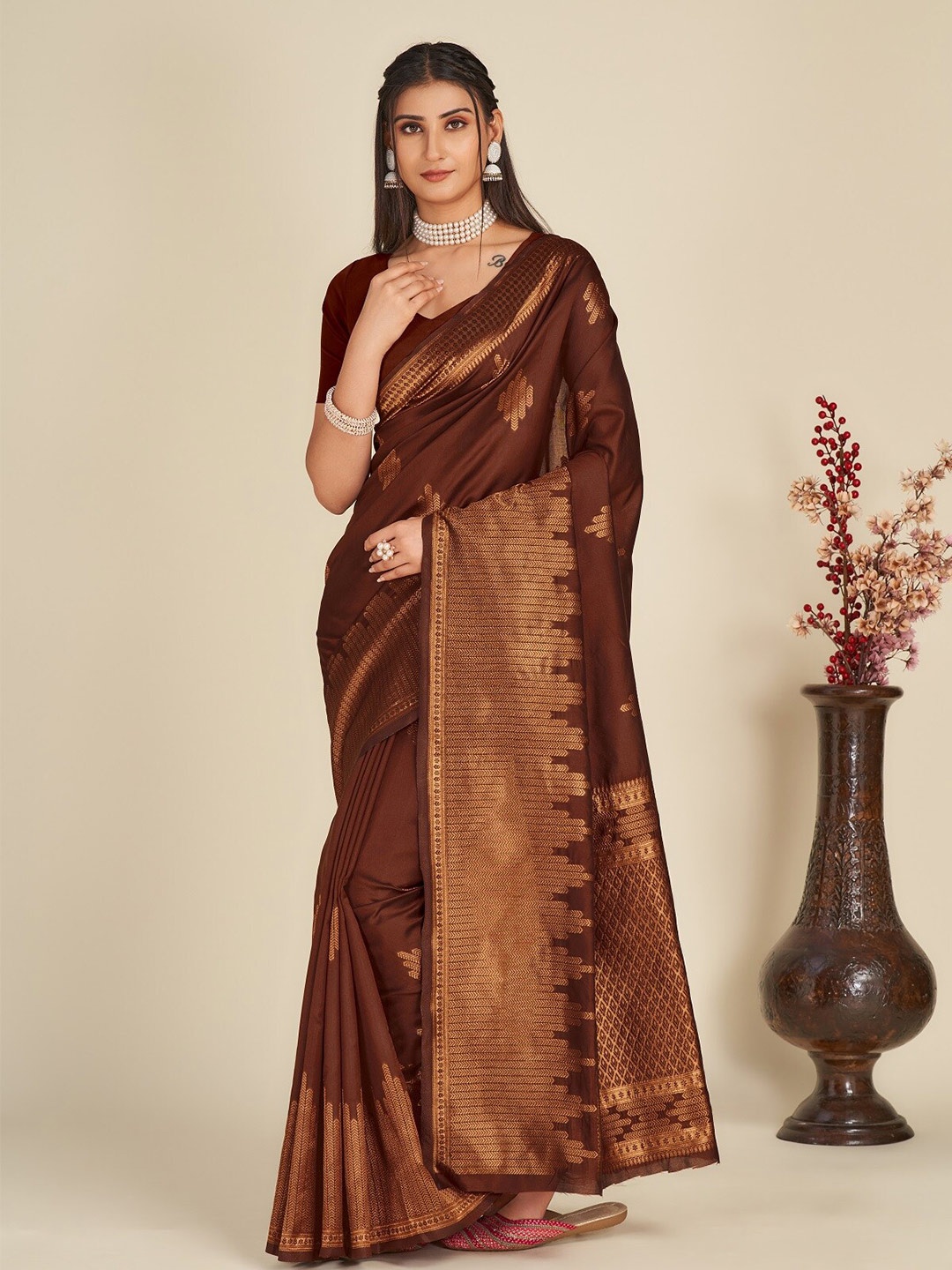 

ZIKARAA Ethnic Motif Zari Pure Silk Banarasi Saree, Brown