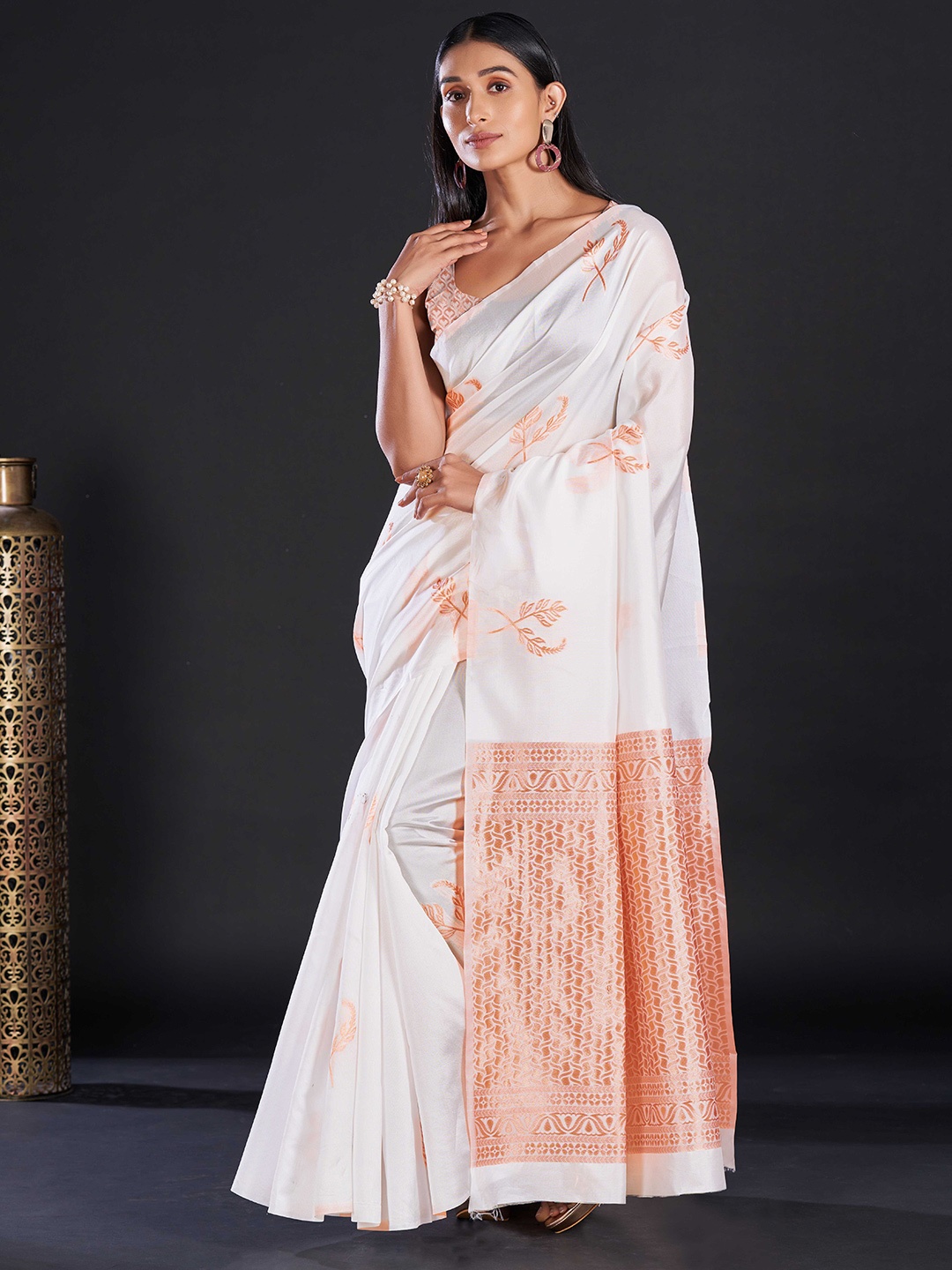 

ZIKARAA Floral Zari Pure Silk Banarasi Saree, White