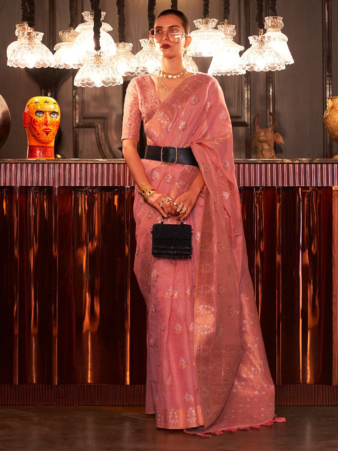

Mitera Pink Gold-Toned Floral Woven Design Zari Poly Linen Banarasi Saree