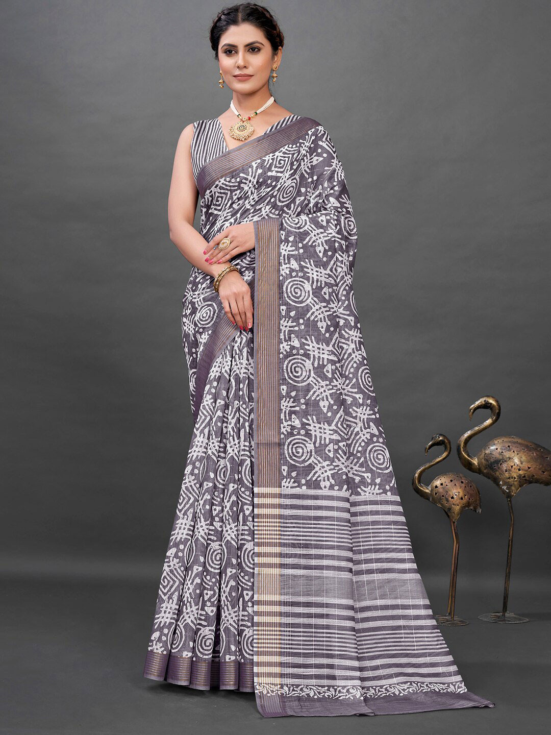 

Mitera Grey & White Batik Zari Block Print Saree